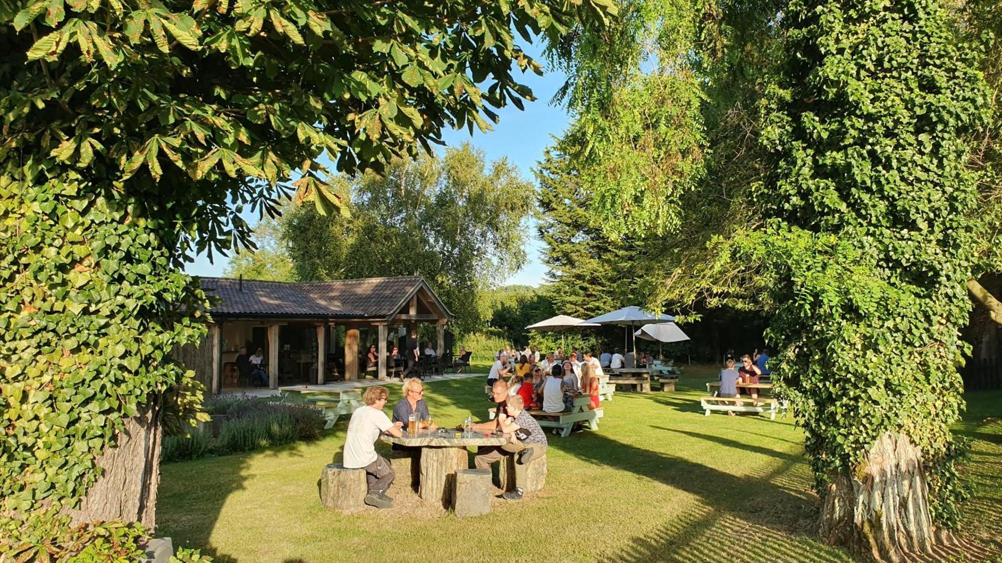 The Bedingfeld Arms Hotel Oxborough Екстериор снимка