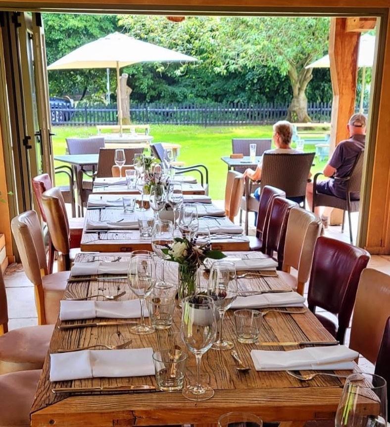 The Bedingfeld Arms Hotel Oxborough Екстериор снимка