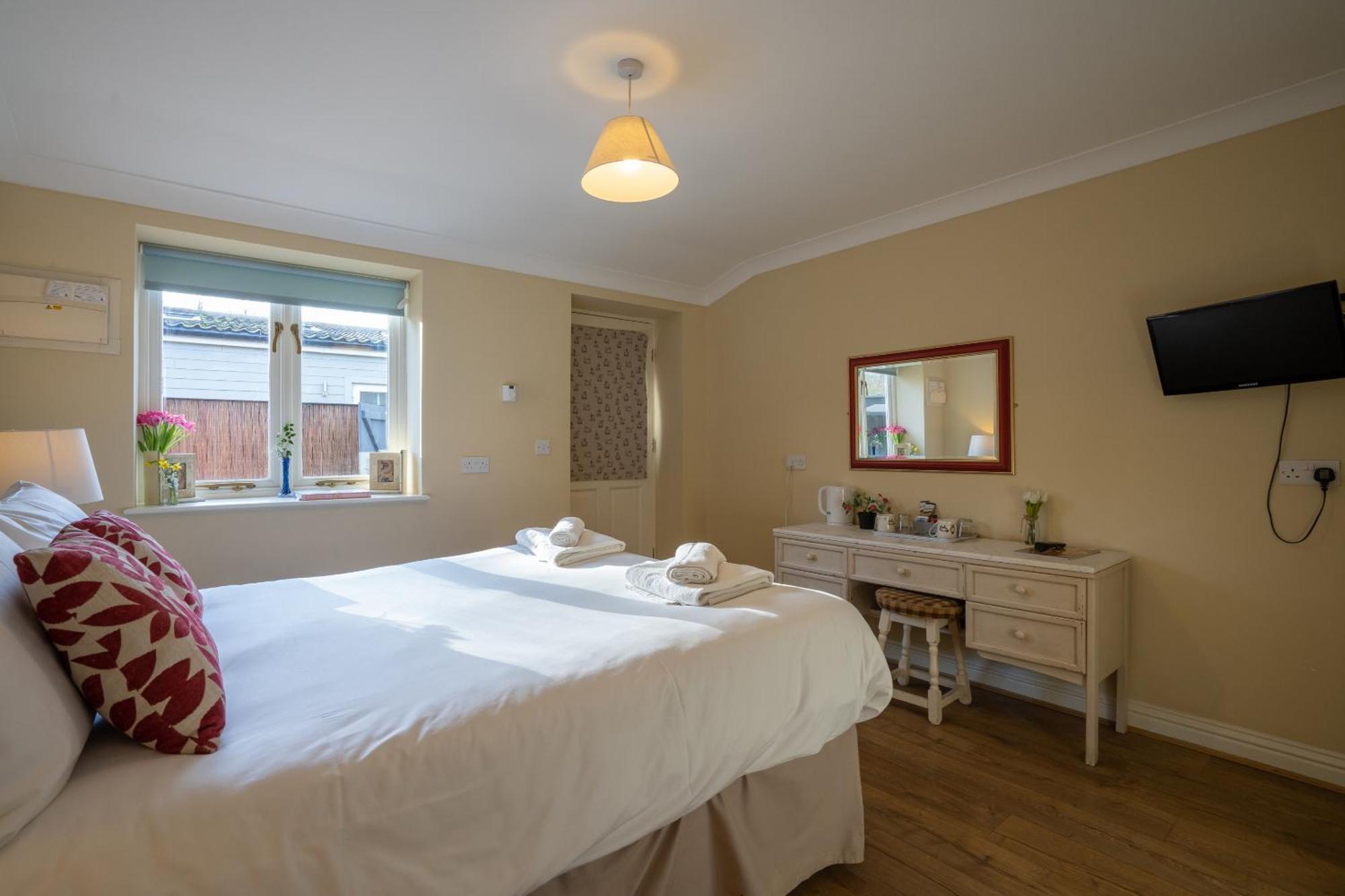 The Bedingfeld Arms Hotel Oxborough Стая снимка